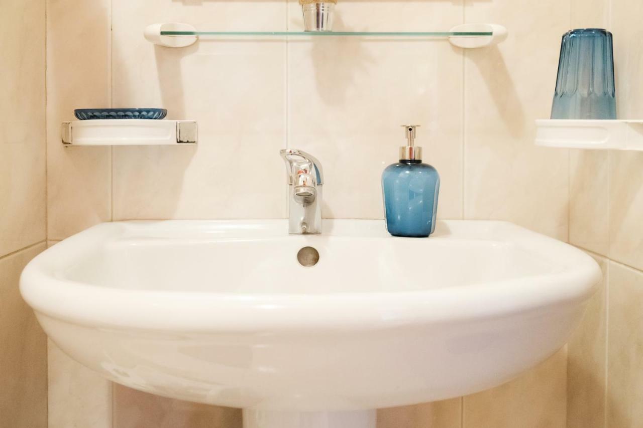 Apartment With Balcony In The Square Porto Ngoại thất bức ảnh