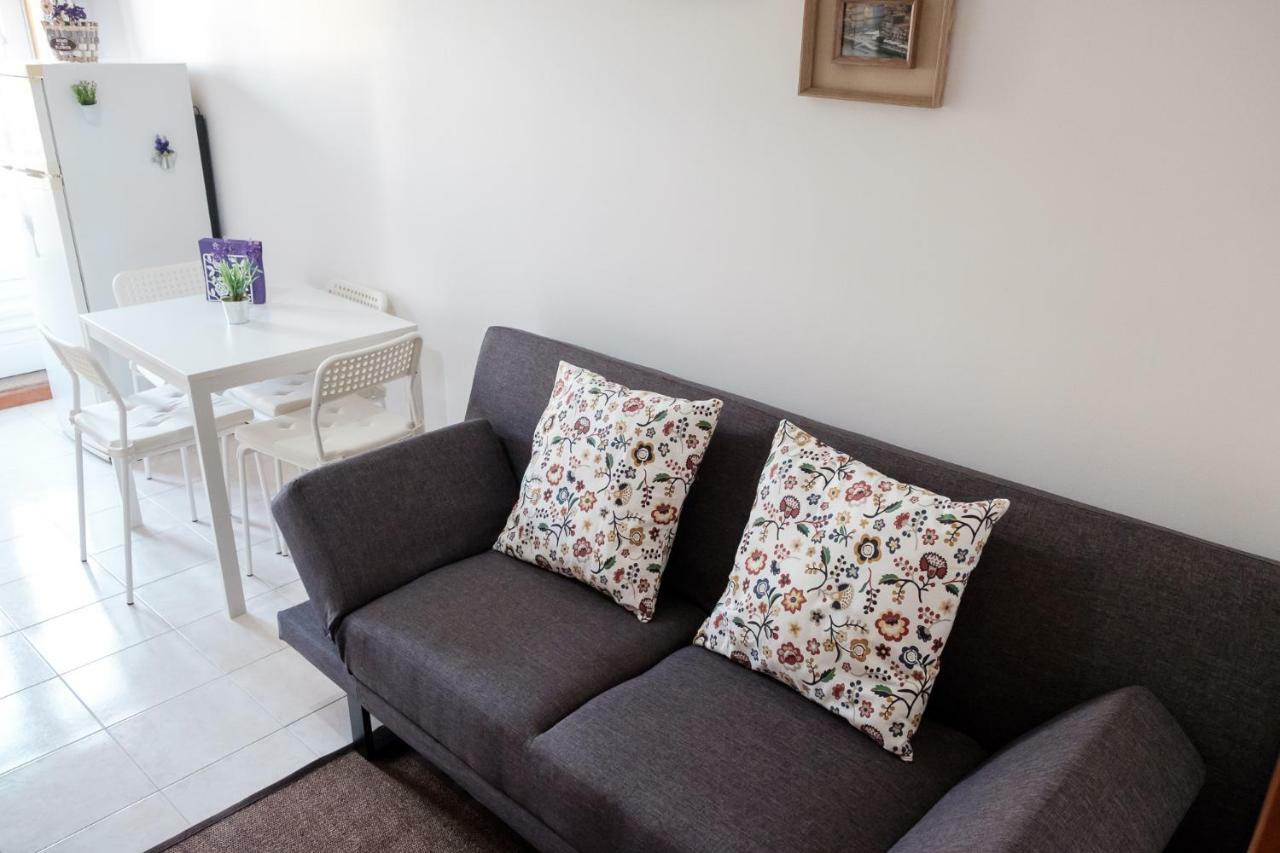 Apartment With Balcony In The Square Porto Ngoại thất bức ảnh