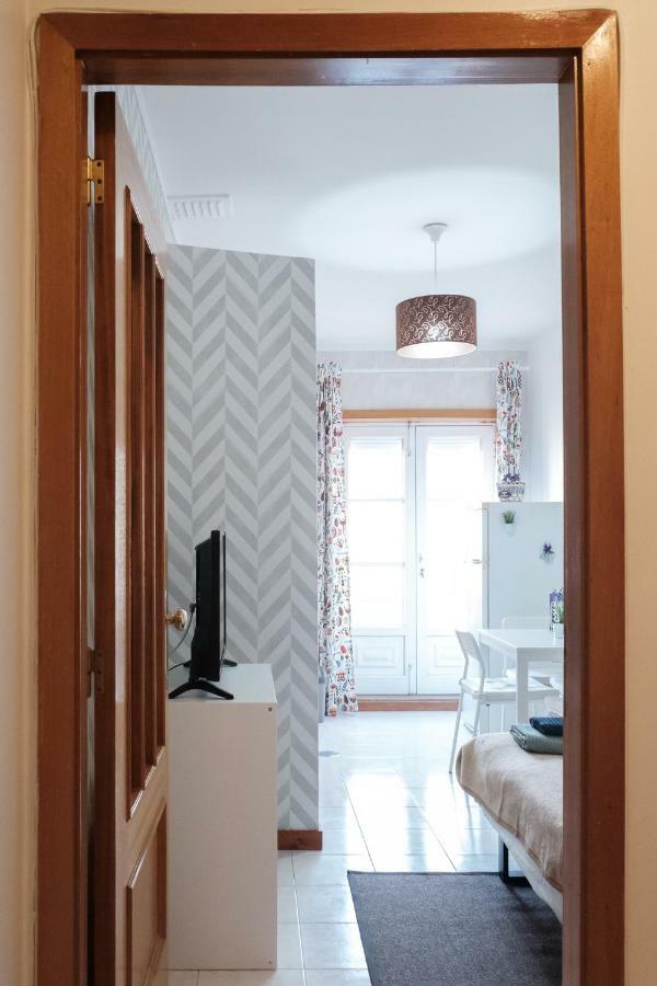 Apartment With Balcony In The Square Porto Ngoại thất bức ảnh