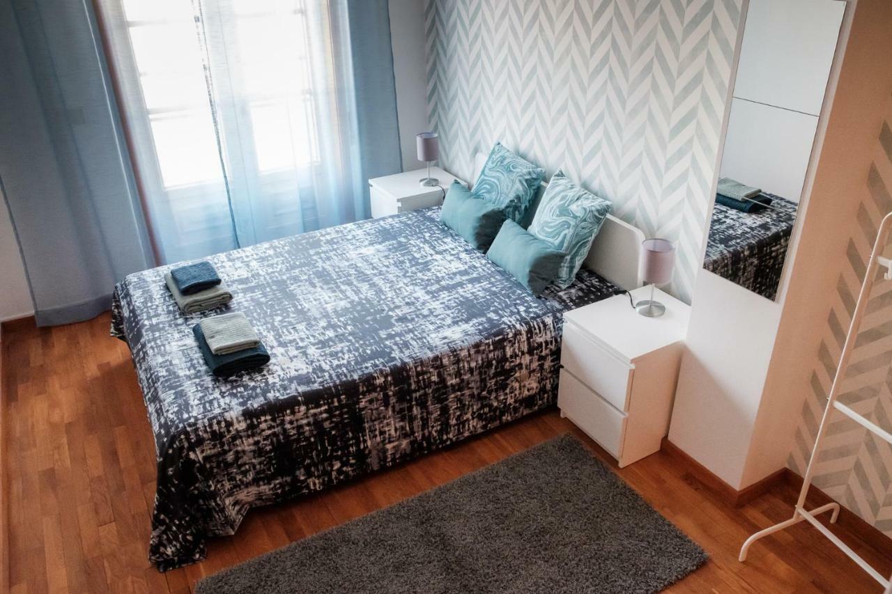 Apartment With Balcony In The Square Porto Ngoại thất bức ảnh