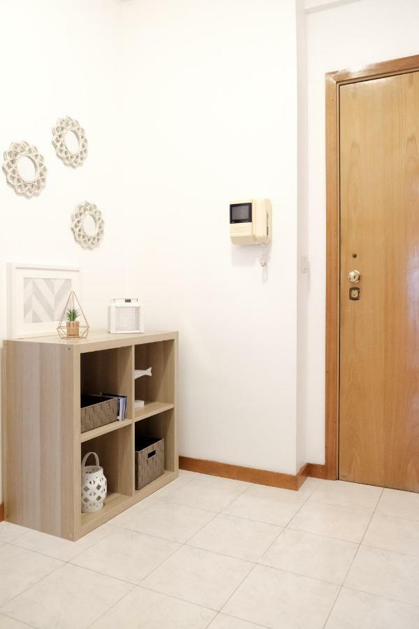 Apartment With Balcony In The Square Porto Ngoại thất bức ảnh