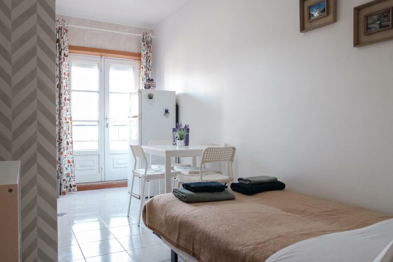 Apartment With Balcony In The Square Porto Ngoại thất bức ảnh
